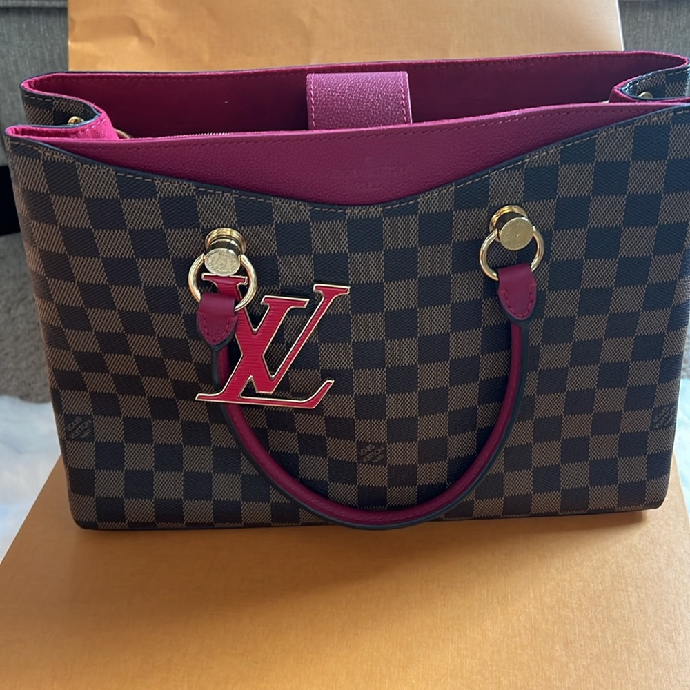 Louis Vuitton Riverside - Picture 3 of 9